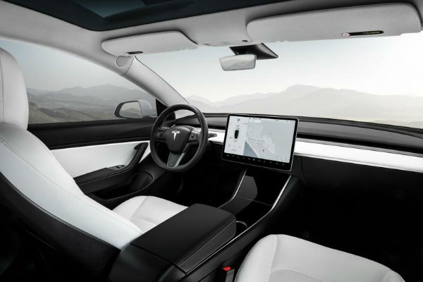 Tesla Model 3 2021 Interior