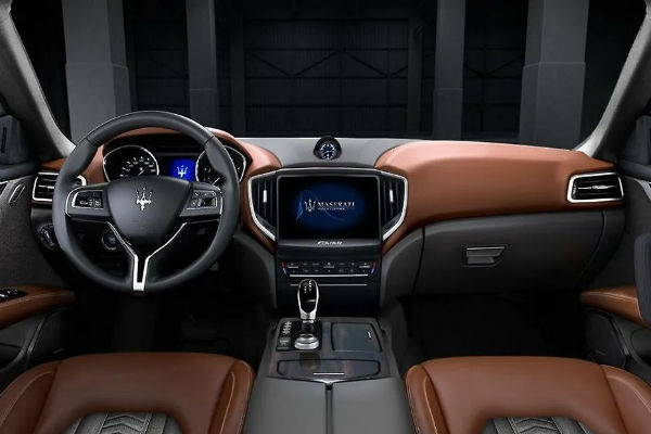 2025 Maserati Ghibli Interior