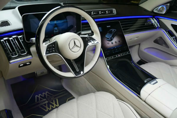 2025 Mercedes Maybach S680 Interior