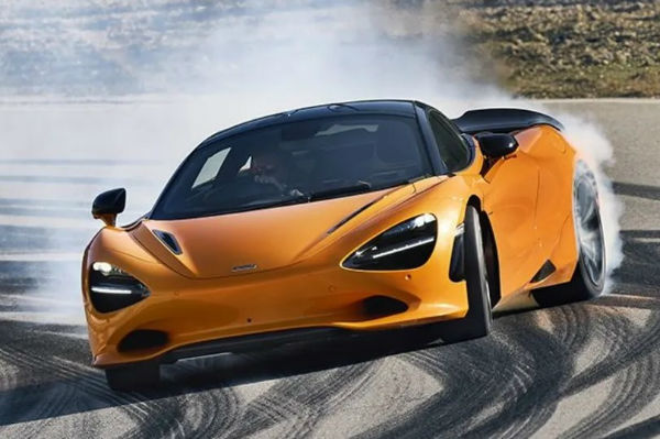 2025 McLaren 750s Coupe