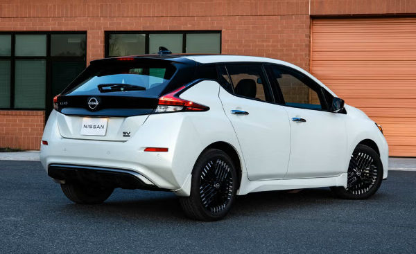 2025 Nissan Leaf Car